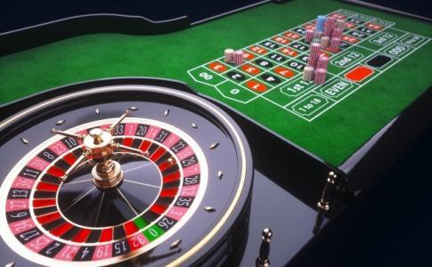 ワークマンのエアロストレッチアルティメット フーデッドパーカー ワークマンのエアロストレッチアルティメット フーデッドパーカー